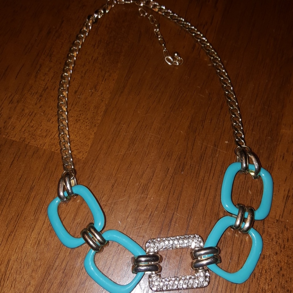 $5 ITEM MUST BUNDLE WITH 2 OTHER ITEMS Adjustable costume choker - Picture 2 of 5